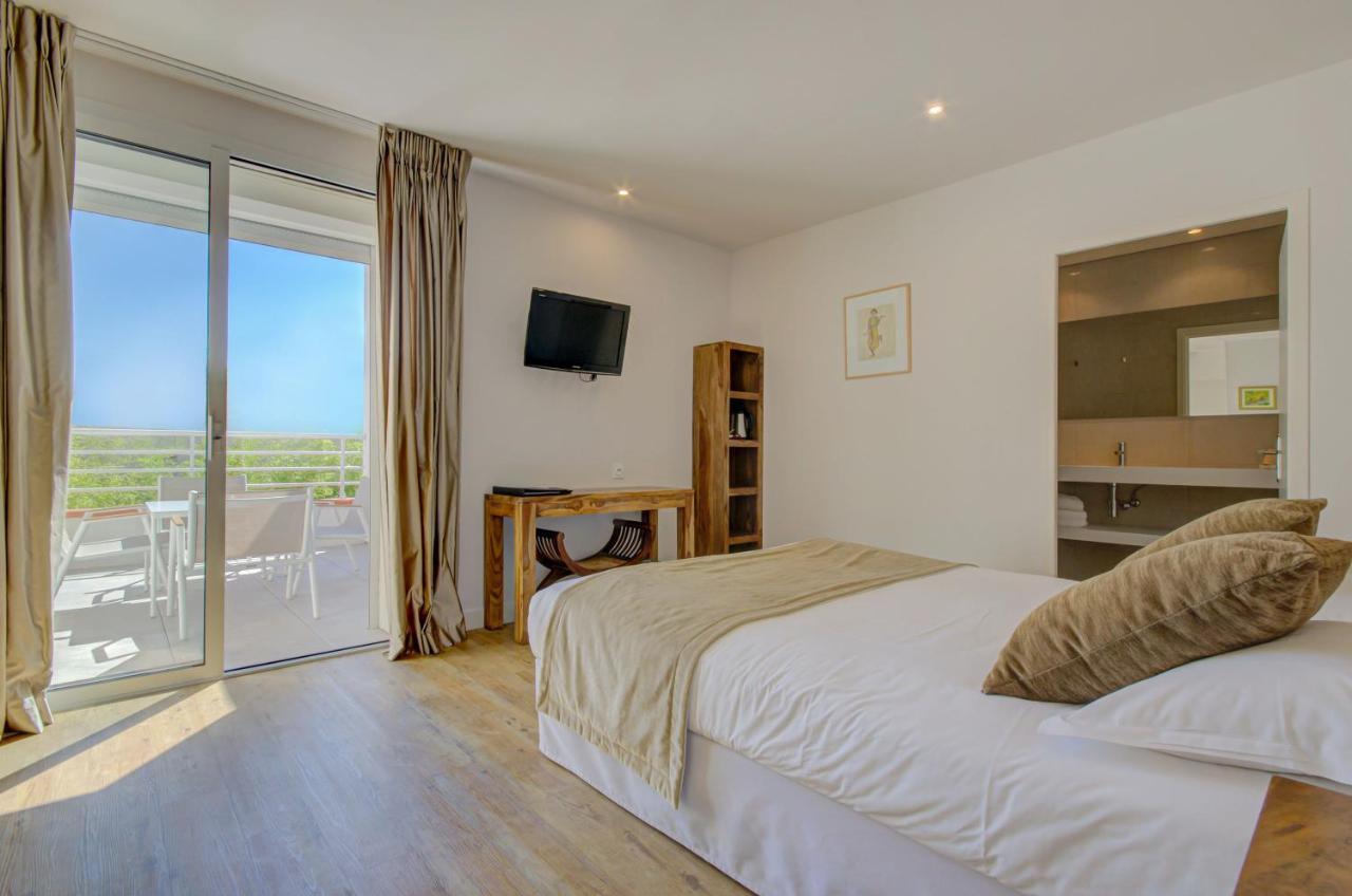 Chambre Double avec Canapé et Terrasse