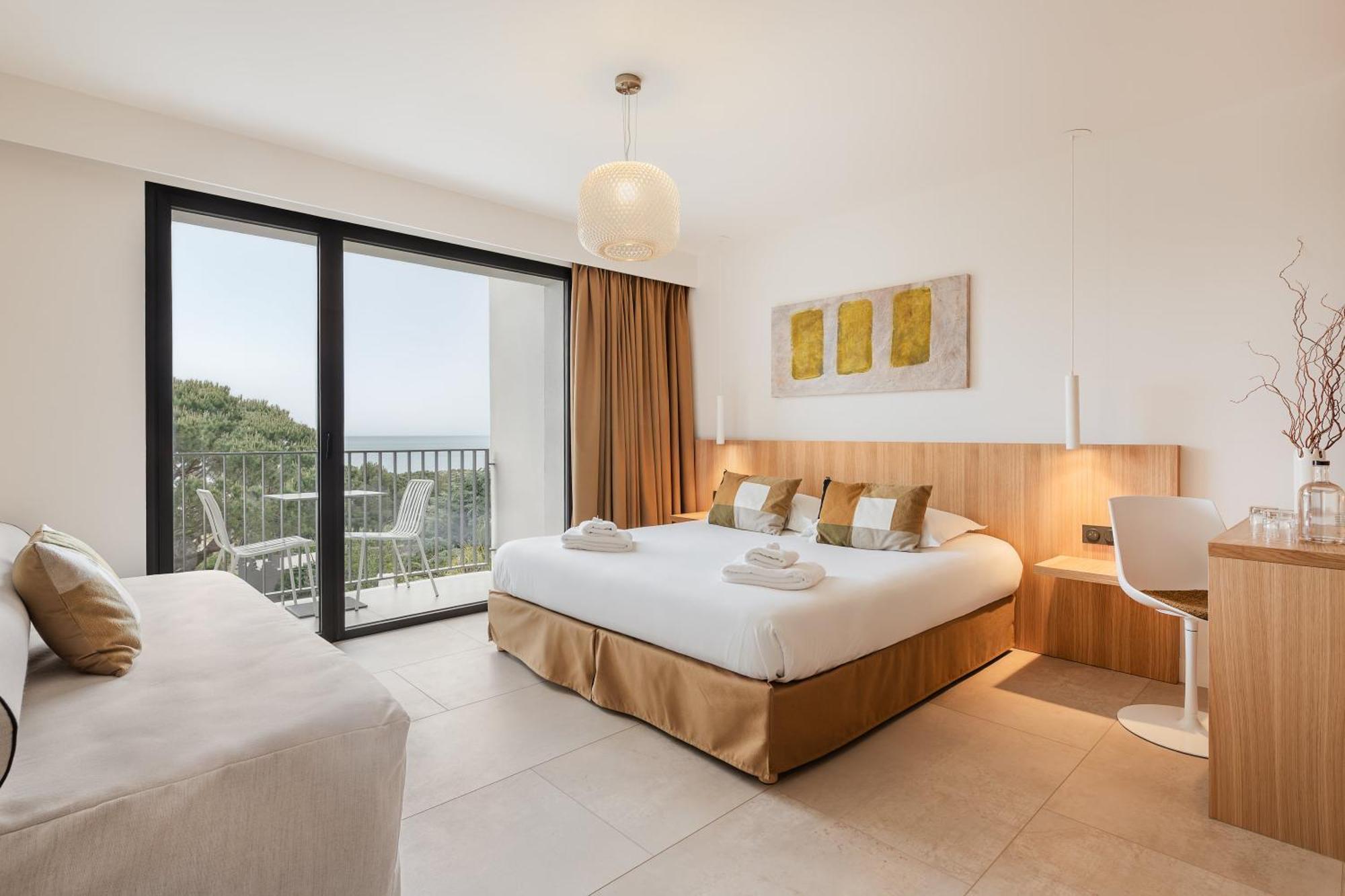 Superior Room with Balcony - Sea View,1674702019:JPEG